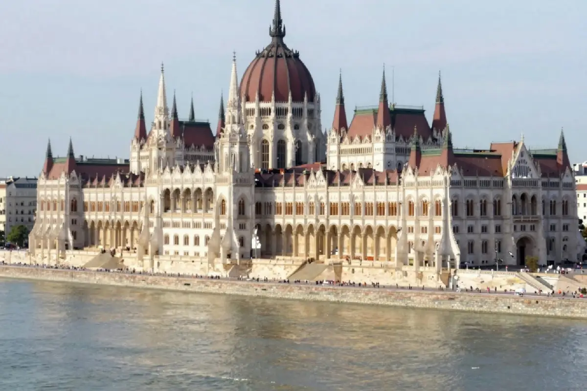 Nel 2026 viaggiare in Europa sarà più accessibile: ecco 13 città economiche da non perdere, nessuna in Italia